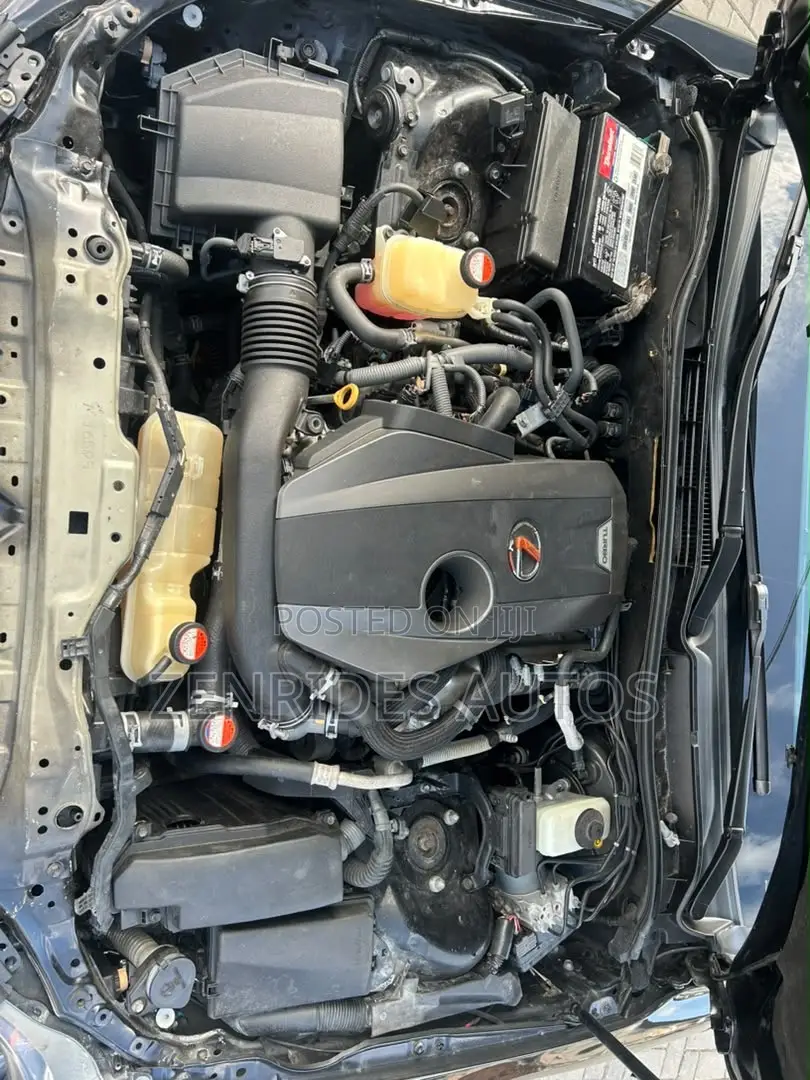 Lexus IS 200t 2016