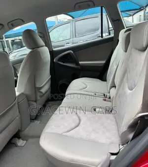 Toyota RAV4 2010 Red