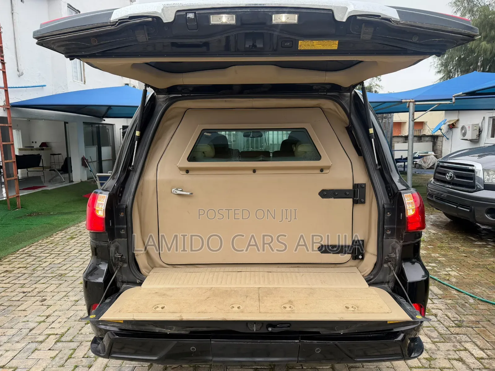 Lexus LX 570 2010 Black