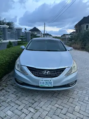 Hyundai Sonata Limited Sedan FWD (2.4L 4cyl 6A) 2013 Silver