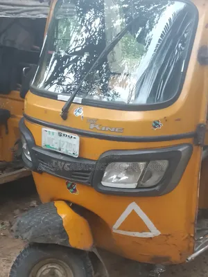 TVS King Deluxe Plus iTouch Start 2025 Yellow