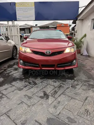 Toyota Camry LE 4dr Sedan (2.5L 4cyl 6A) 2013 Red