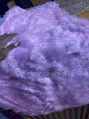 Fluffy Rug for Nail Tech