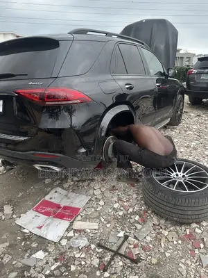 Automobile