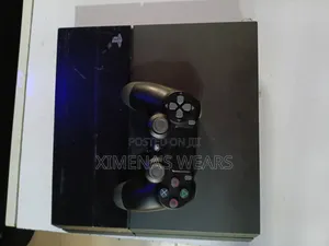 Play Station 4 With One Controller