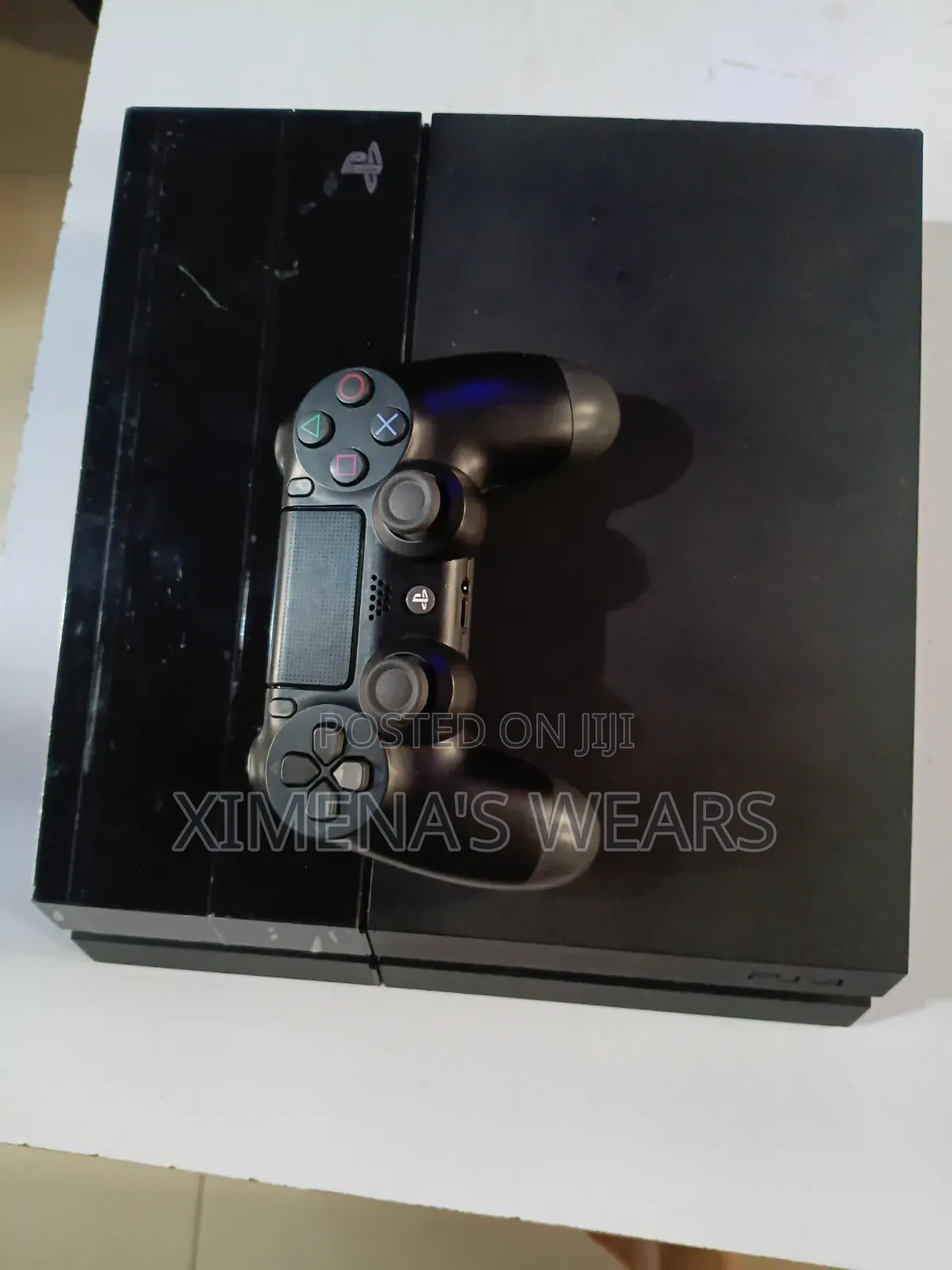 Play Station 4 With One Controller