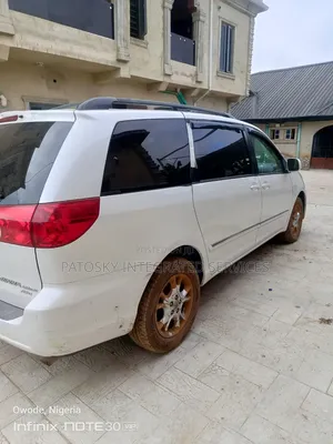 Toyota Sienna XLE Limited FWD 2006 Off white