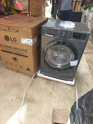 LG F4V3RYP6JE 10.5KG Spacious Laundry Capacity Machine