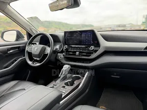 Toyota Highlander Platinum 2021 Gray