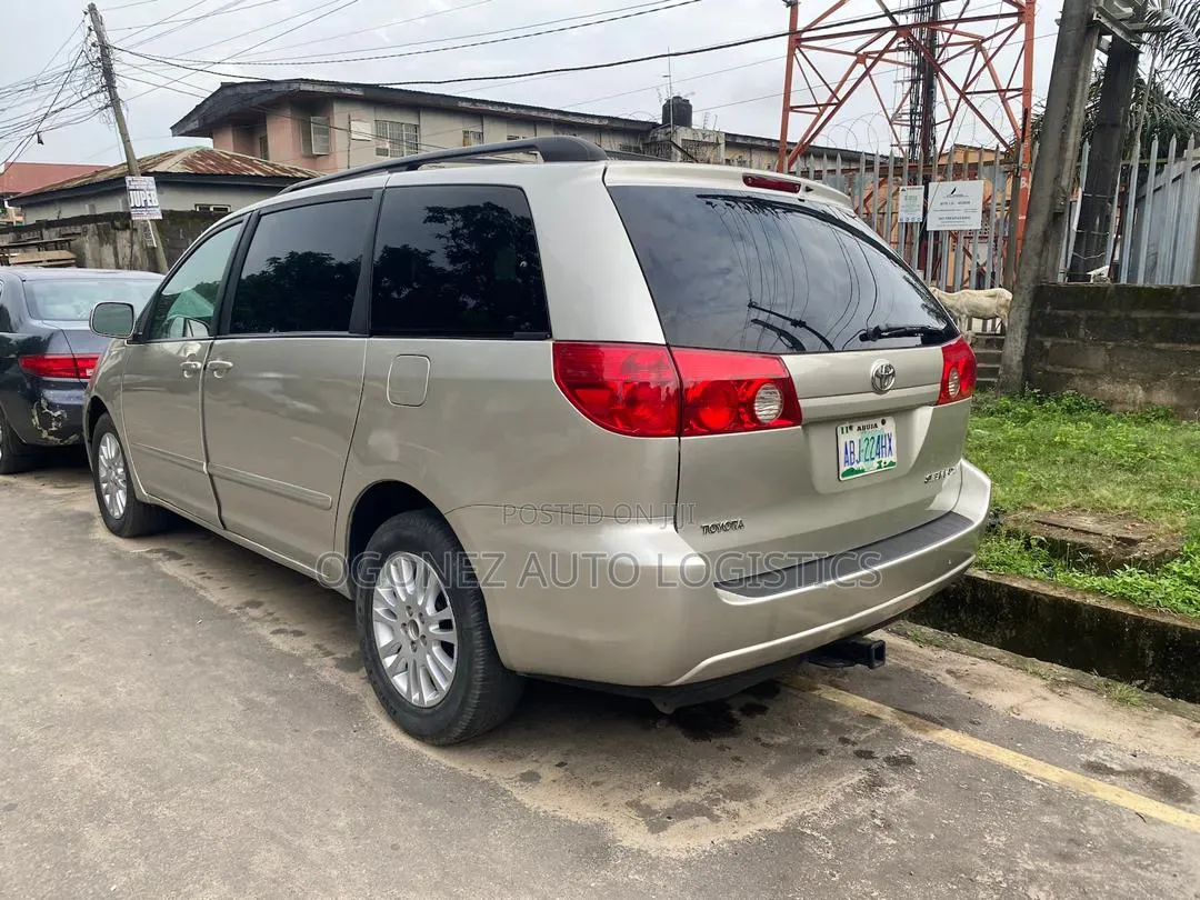 Toyota Sienna XLE 2008 Silver