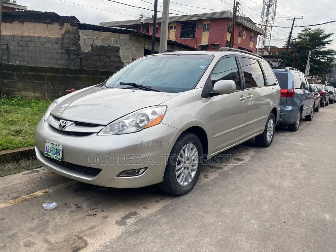 Toyota Sienna XLE 2008 Silver
