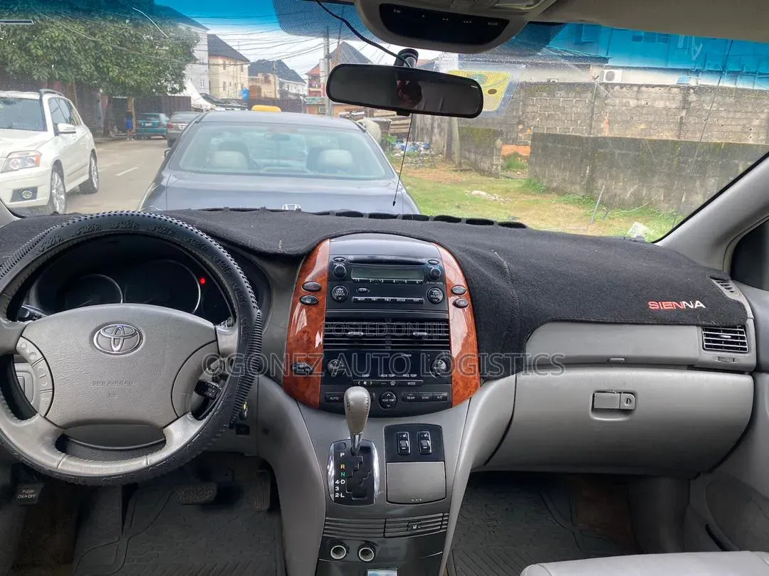 Toyota Sienna XLE 2008 Silver