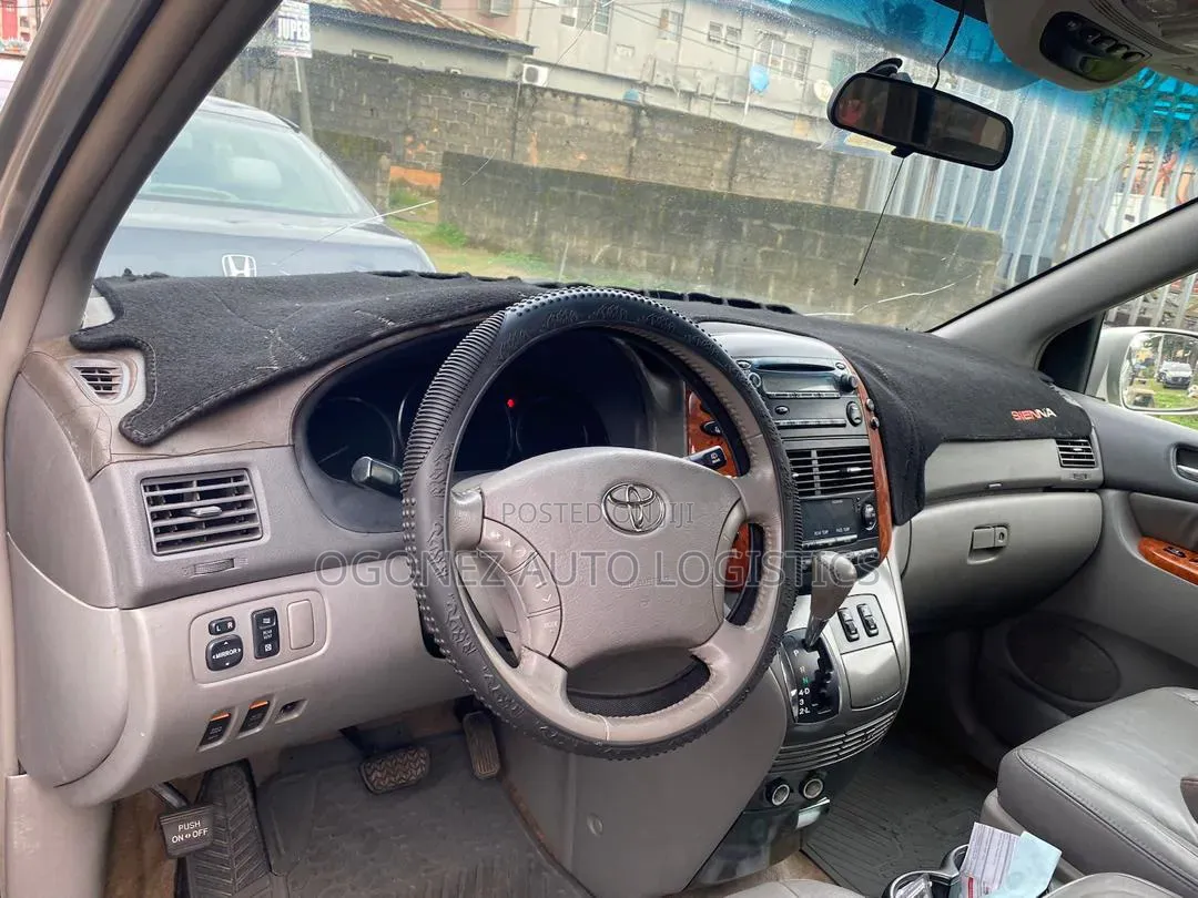 Toyota Sienna XLE 2008 Silver