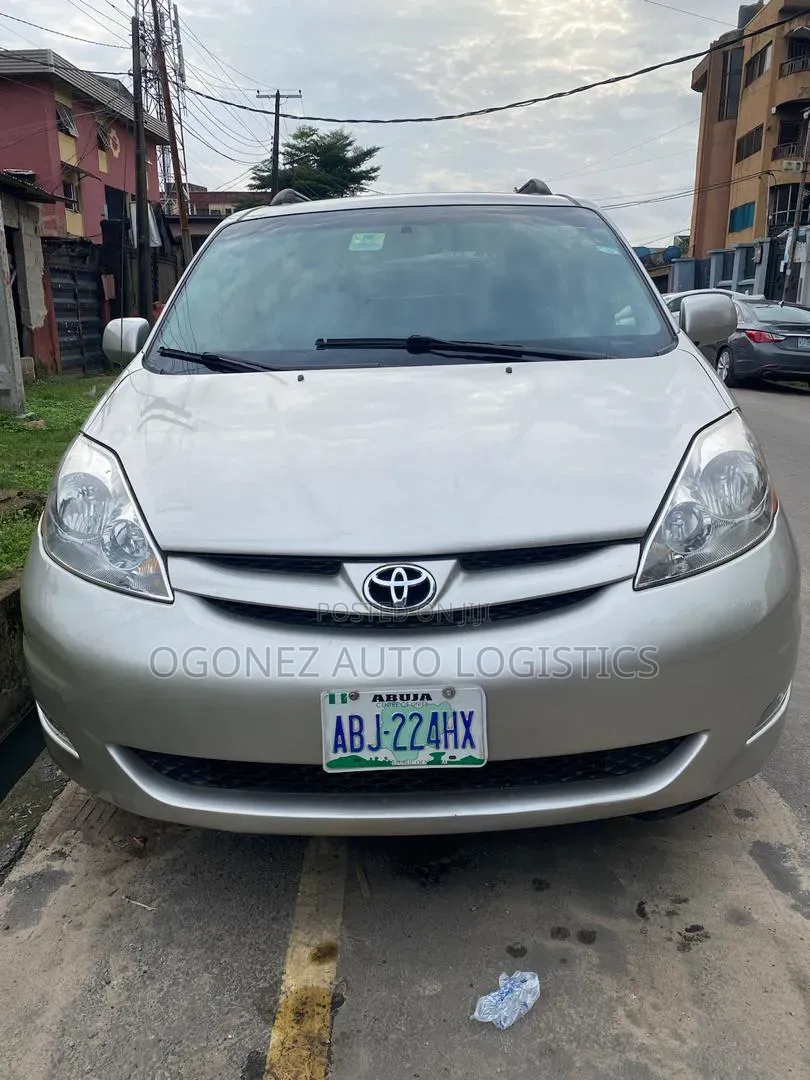 Toyota Sienna XLE 2008 Silver