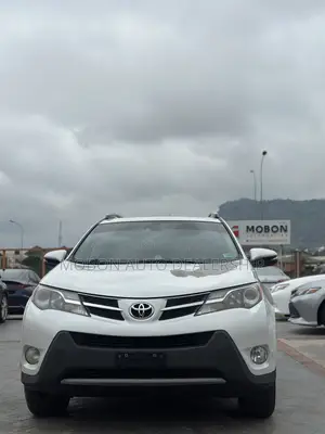 Toyota RAV4 Limited 4dr SUV AWD (2.5L 4cyl 6A) 2015 White