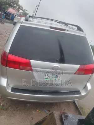 Toyota Sienna 2005 Silver