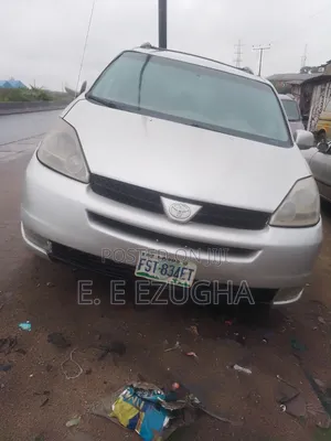 Toyota Sienna 2005 Silver