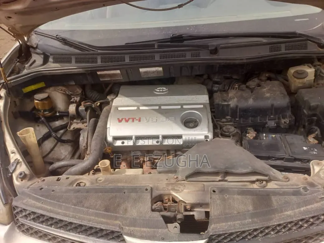 Toyota Sienna 2005 Silver