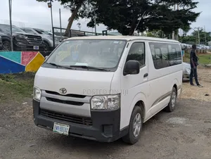 Toyota HiAce 2013 White