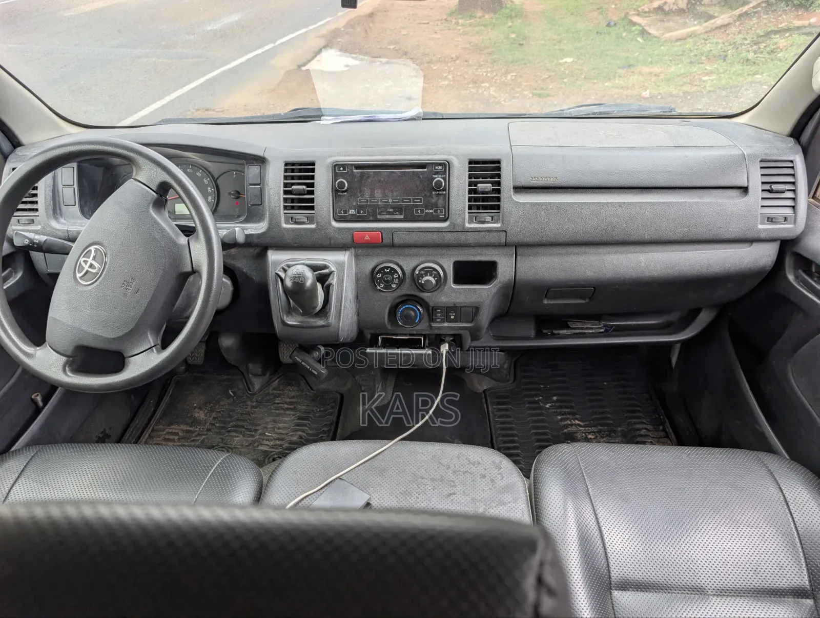 Toyota HiAce 2013 White