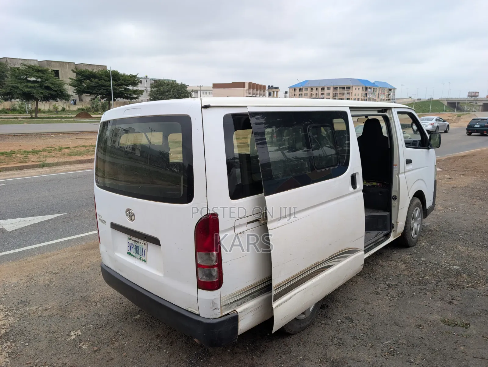 Toyota HiAce 2013 White
