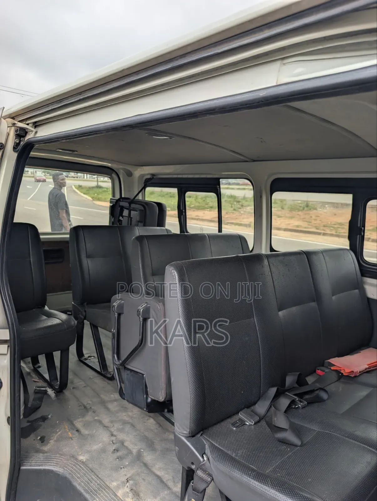 Toyota HiAce 2013 White