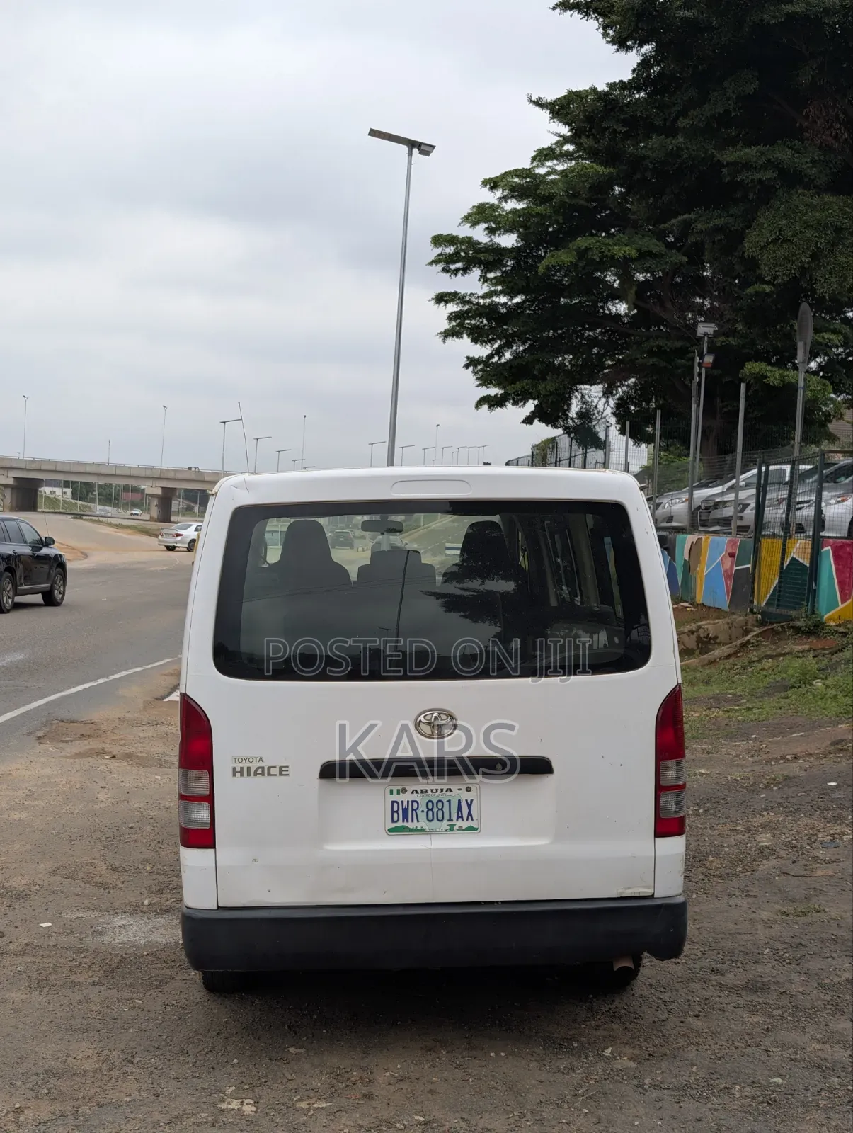 Toyota HiAce 2013 White