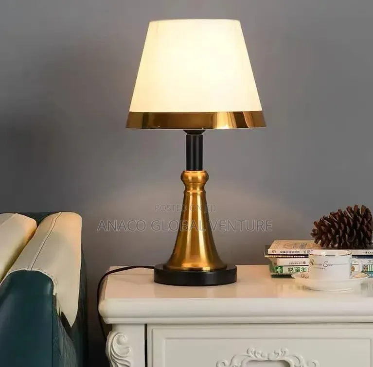Classic Bedside Lamp