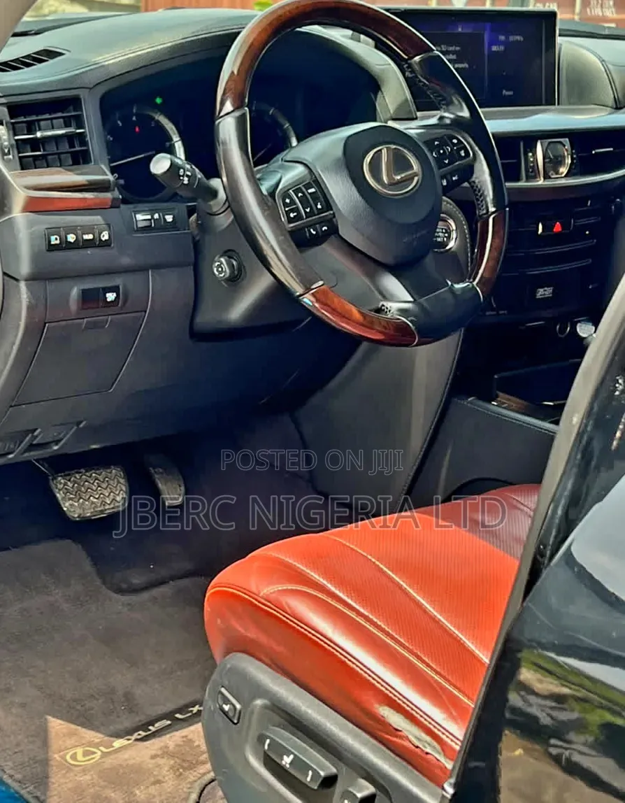 Lexus LX 2017 Black