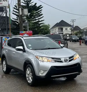 Toyota RAV4 LE 4dr SUV AWD (2.5L 4cyl 6A) 2014 Silver