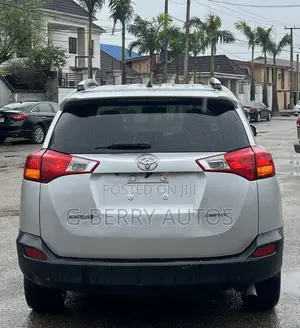 Toyota RAV4 LE 4dr SUV AWD (2.5L 4cyl 6A) 2014 Silver