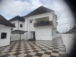 4bdrm Duplex in Oshimili South for sale