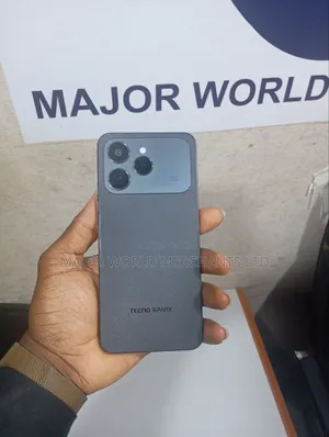 Tecno Spark 40 128 GB Silver