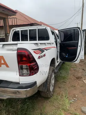 Toyota Hilux 2016 White