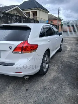 Toyota Venza XLE 2011 White