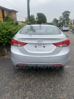 Hyundai Elantra 2014 Silver