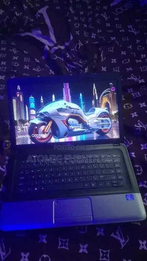 Laptop HP 650 4GB Intel Core i3 HDD+SSD 320GB