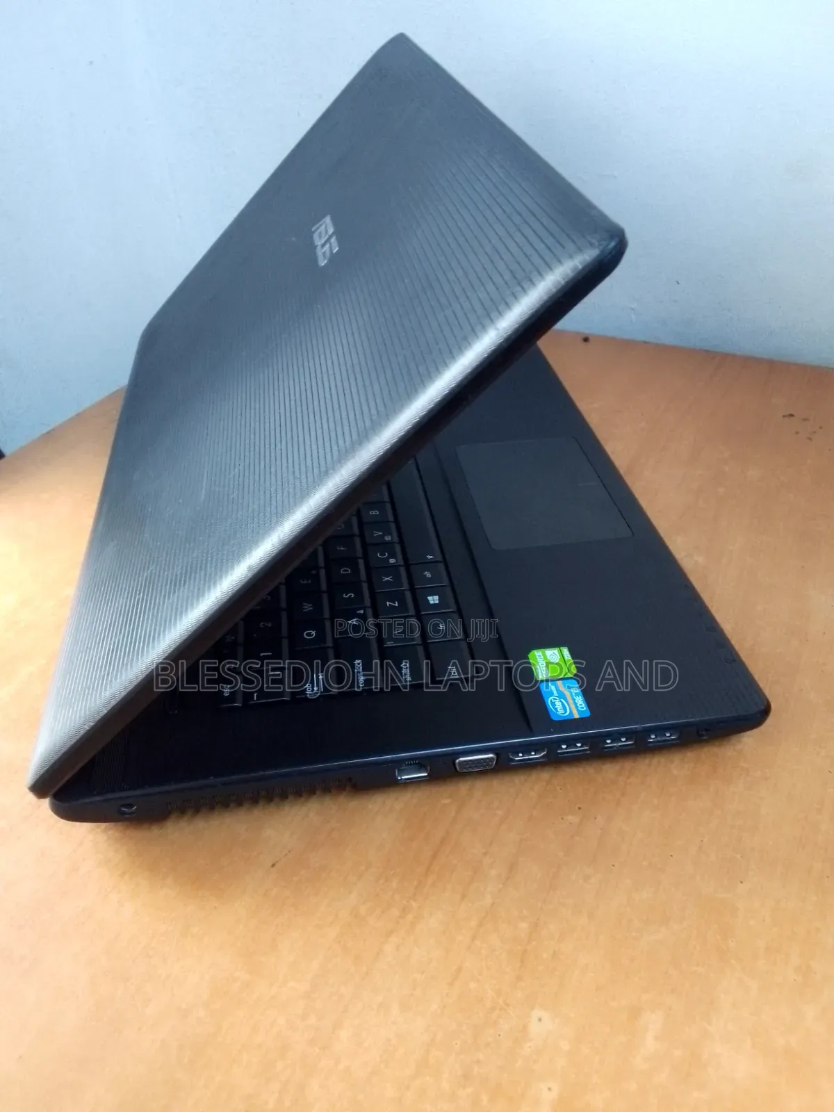 Laptop Asus X75A 8GB Intel Core i3 HDD 500GB