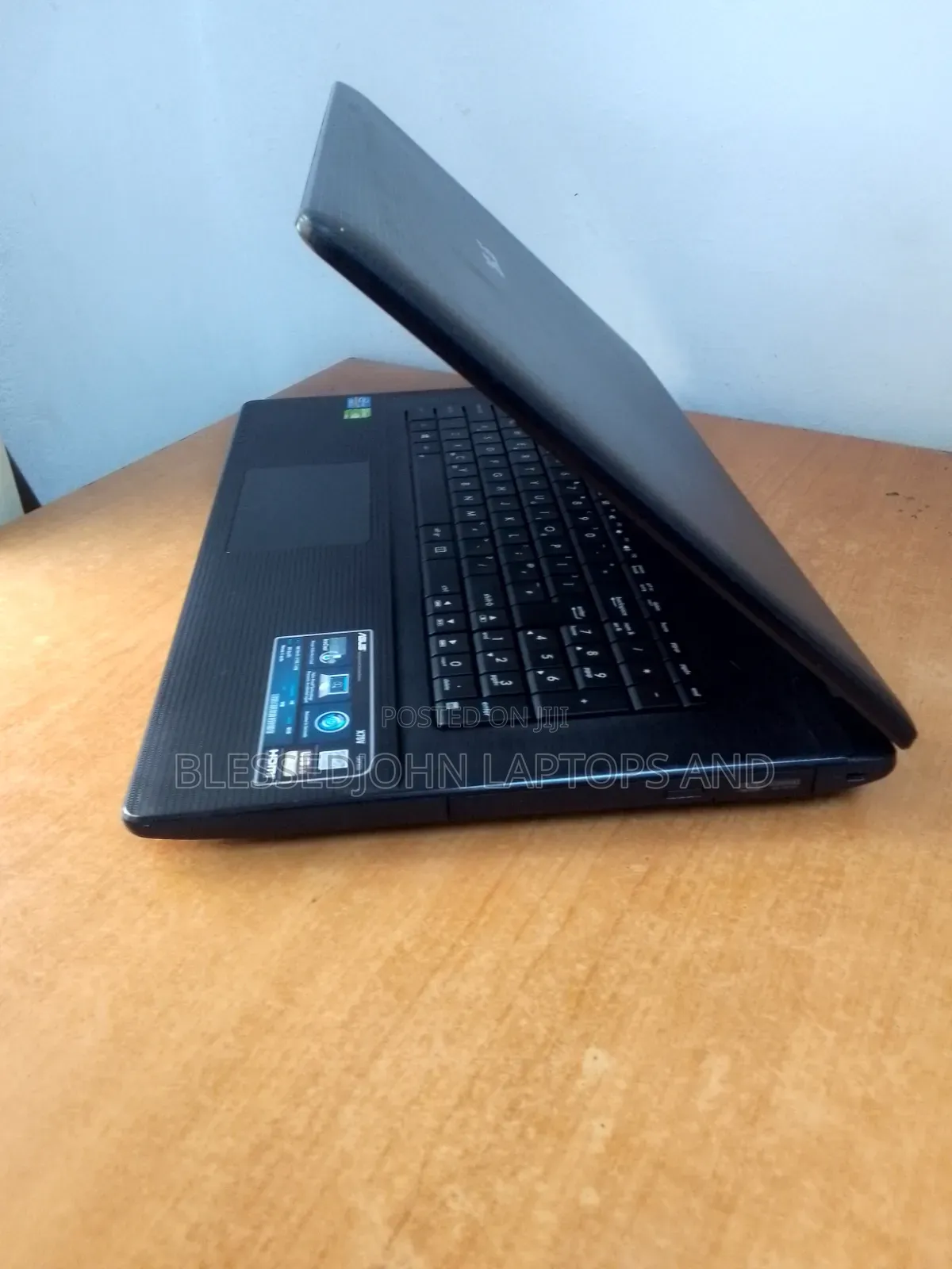 Laptop Asus X75A 8GB Intel Core i3 HDD 500GB