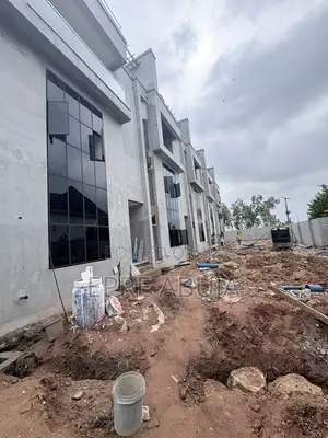 5bdrm Townhouse/Terrace in Wuse 2 for sale