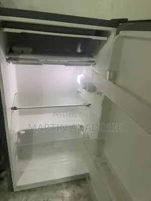 Hisense Model 093DR 90L Mini Refrigerator - Efficient Cooling