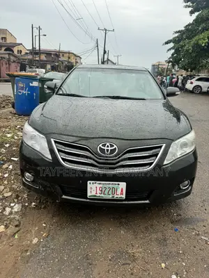 Toyota Camry XLE 4dr Sedan (2.5L 4cyl 6AM) 2010