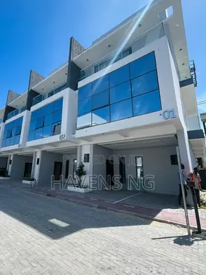 Tastefully Furnished 4-Bedroom Terrace Townhouse