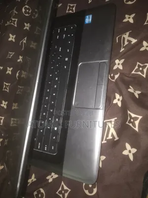 Laptop HP 650 4GB Intel Core i3 HDD+SSD 320GB