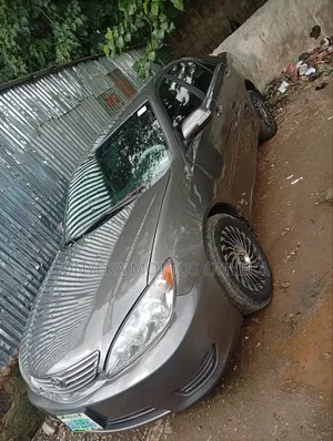 Toyota Camry LE V6 4dr Sedan (3.0L 6cyl 4A) 2002 Gray