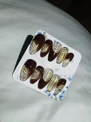 Press-on Nails