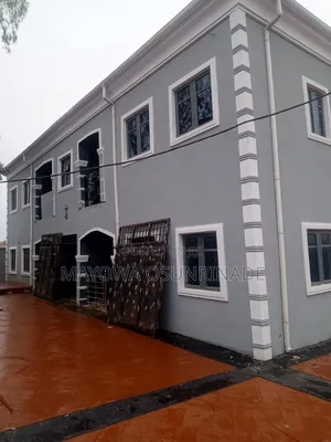 2bdrm Apartment in Ologuneru for rent