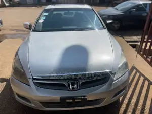 Honda Accord 2004 Silver