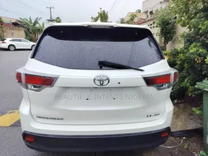 Toyota Highlander LE 4dr SUV (3.5L 6cyl 6A) 2014 White