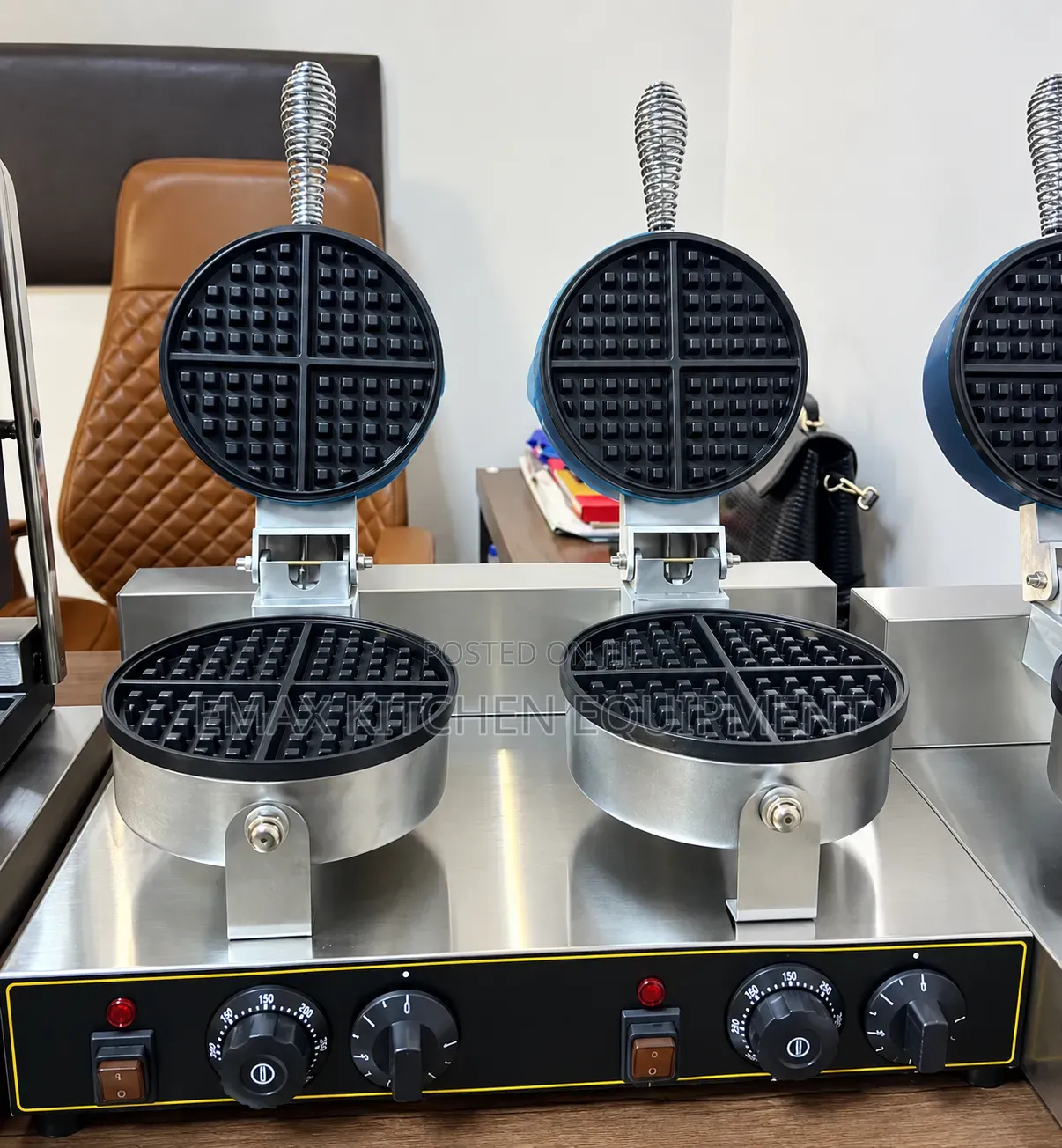 Double Waffle Maker Round
